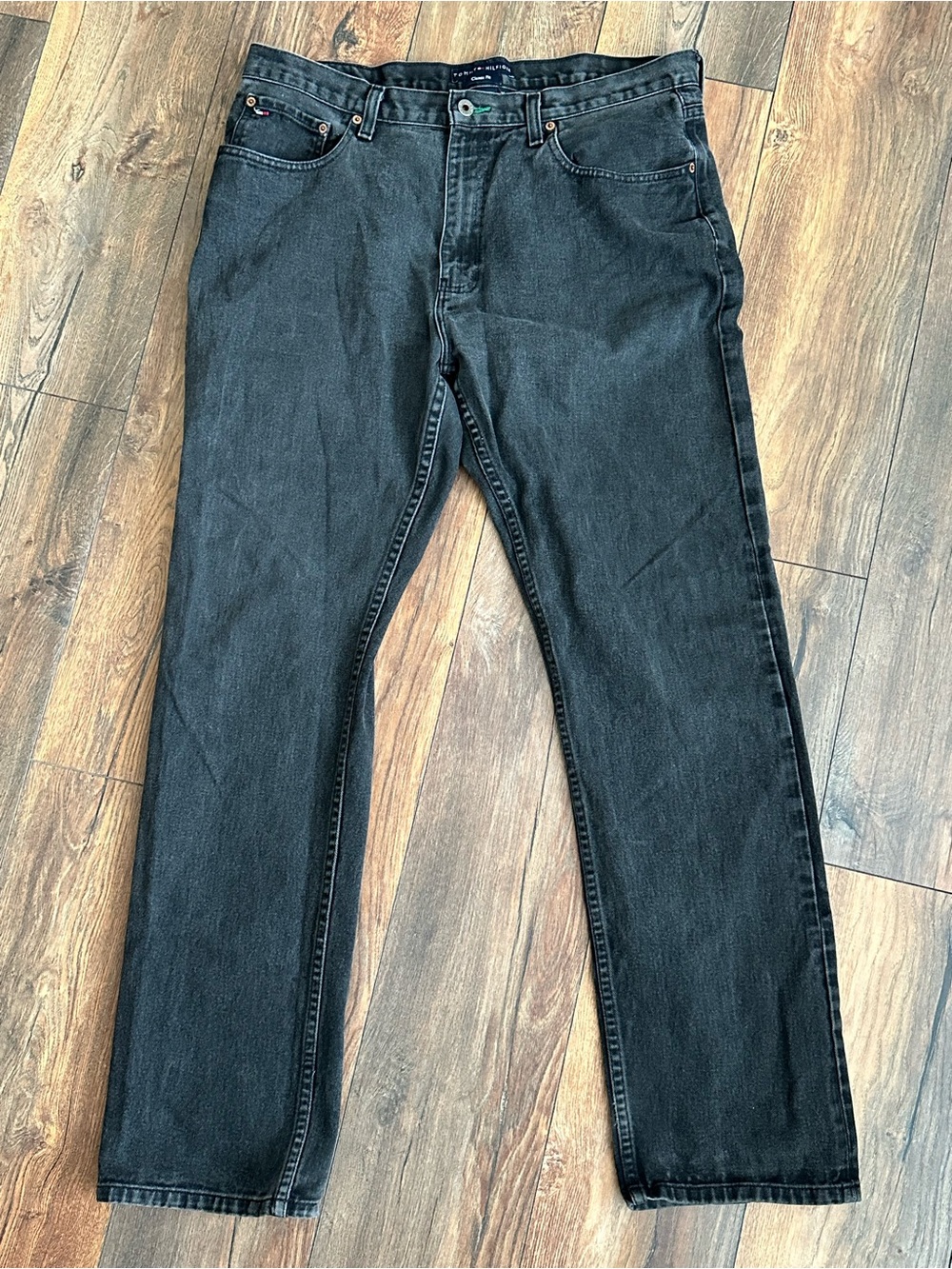 Tommy Hilfiger Classic Fit Jeans in Dark Gray Size 36/34